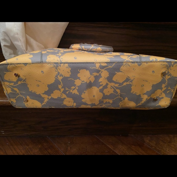 Tory Burch yellow and gray floral dome satchel - Picture 4 of 7